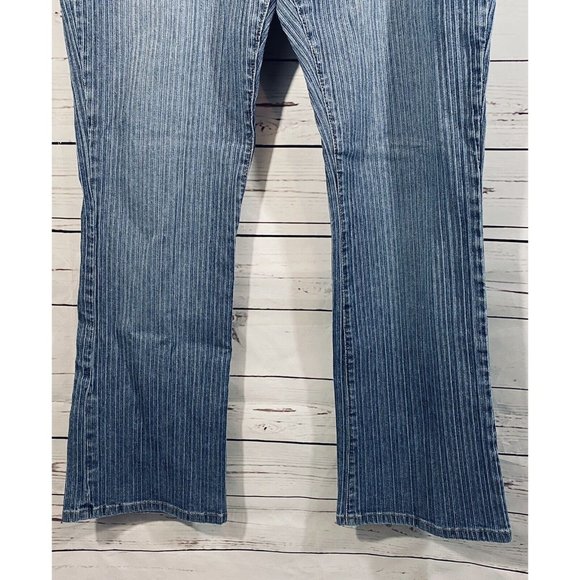 Carolina Blues Jeans Womens Sz 30” x 27” Funky Textured Blue Straight Leg Ladies - Picture 3 of 8